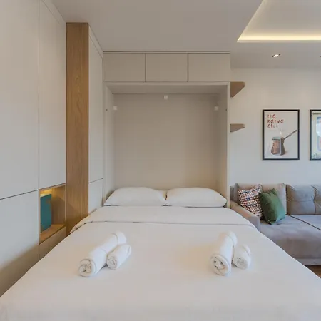 Apartment Design With A View In The Center