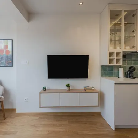 Design With A View In The Center *